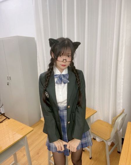 女女女女女