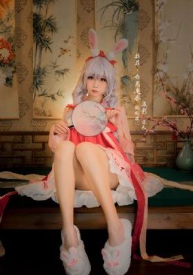《年轻的女仆》在线观看